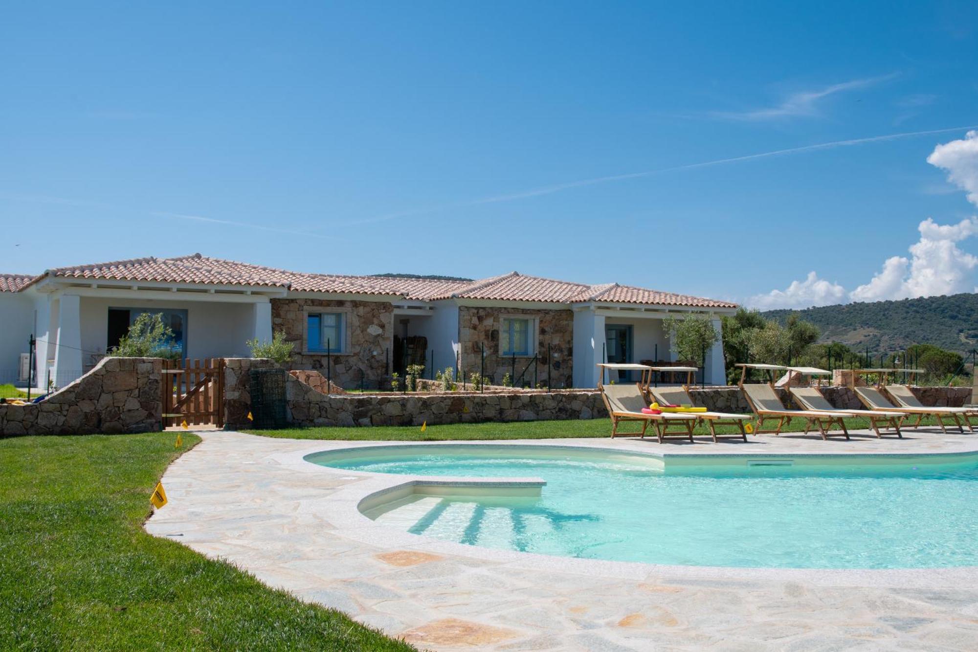 Enaja - Luxury Retreat Aparthotel Budoni Exterior foto