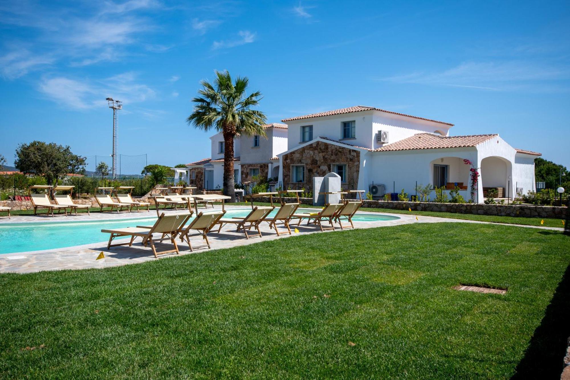 Enaja - Luxury Retreat Aparthotel Budoni Exterior foto